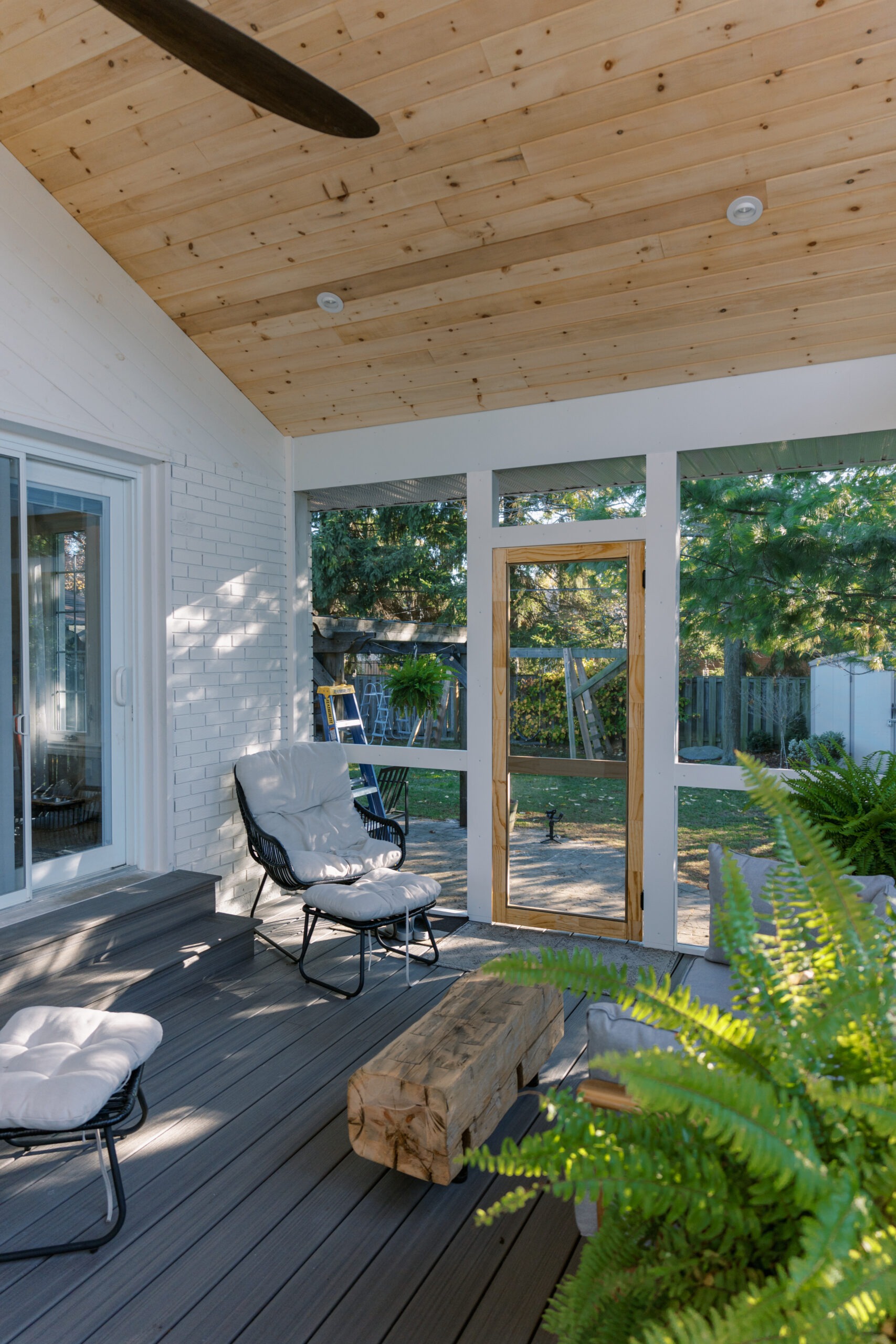 Screen Deck, Three Season Room